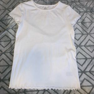 white gap ribbed shirt